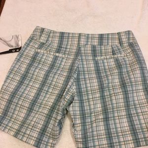NWT OAKLEY SHORTS WOMEN  6